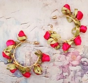 Kwiaty kwiatki różyczki koła kolczyki boho handmade modny wiosenne wiosna