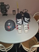 buty narciarskie i kask młodzieżowy