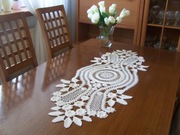 Serweta , kordonek , koronka - irlandzko , brugijska - kremowa.