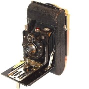 Aparat  na kasety D.R.P./D.R.G.M.- POOCZ - XX W. COMPUR - 1 ; 4,5  f 10 cm.