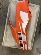 Boczek owiewka prawa  KTM 125 390