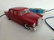 Mercedes stare autko na kabel stara zabawka PRL