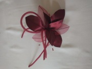 Kwiatek ozdobny z materiału do przyszycia/przyklejenia 14 cm bordowy