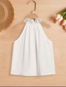 Bluzka dziewczęca z koronkowym wykończeniem