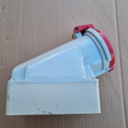 Gniazdo natynkowe stałe 63A 415V