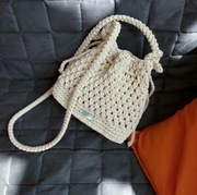 Torebka robiona ręcznie ze sznurka poliestrowego