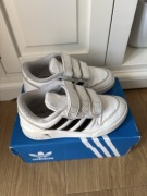 Sneakersy adidas team court 2 r. 30 (18 cm) - dziecięce na rzepy białe