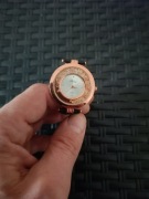 Elegancki zegarek klasyczny damski.