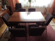 Drewniany stół rozkładany