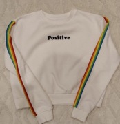 Bluza damska Sinsay – biała z tęczowymi paskami – rozm. S