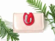 Portfel beżowo-czerwony z ozdobą