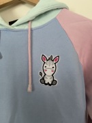 Bluza wielokolorowa z kapturem S zebranka