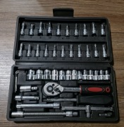 Zestaw kluczy - 46 elementów - grzechotka - nasadki