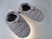 Ciepłe Miłe i Wygodne Kapcie Damskie Antypoślizgowe Cleve Rozmiar 39