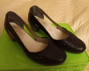 Czarne ażurowe czółenka Rieker obcas słupek 6,5 cm skóra 40