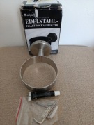 Uchwyt ścienny na suszarkę do włosów 