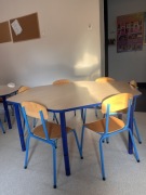 stolik z krzesełkami