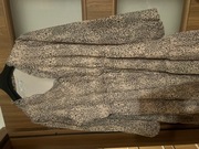 Sukienka z falbanką Reserved