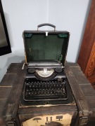 Zabytkowa maszyna do pisania Olympia Simplex. Lata 30-te