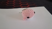 Breloczek handmade wielorybek z włóczki rękodzieło prezent różowy
