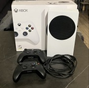X BOX SERIES S 512Gb 2 Pady, okablowanie, karton