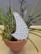 Drewniana kurka dekoracyjna biała