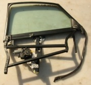 RAMKA stelaż DRZWI szyba LEWY TYŁ AUDI A6 C5