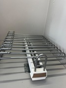 Wysuwany wieszak na spodnie 