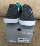 Sneakersy Vty rozmiar 33 nowe