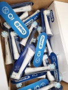 Końcówki Oral B iO Gentle Care 