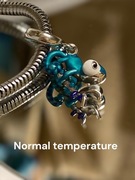 Charms najpiękniejsze kameleon Pascal na gałązce zmieniający kolor S925