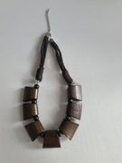 Naszyjnik wisior drewniany na lince nylonowej brązowy regulowany