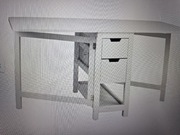 Biały rozkładany stół