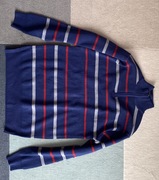 Sweter z zamkiem