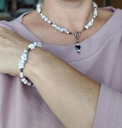 Komplet z kamieni biało-grafitowy.