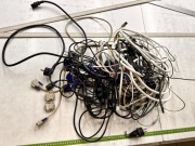 kable przejściówki VGA USB zasilające DVI