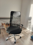 Fotel biurowy obrotowy czarny