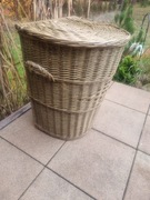 Kosz z wikliny na pranie bieliznę butlę 11 kg przyścienny zieleń solna