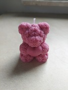 świeczka sojowa miś na Walentynki różowy liliowy