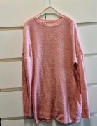 Różowy sweter oversize z Sinsay rozmiar XS