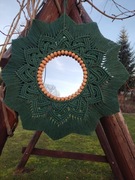 Lustro Boho w kolorze butelkowej zieleni