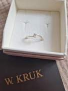 Pierścionek biale złoto z diamentem, Kruk