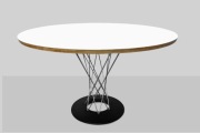 Stół projekt I. Noguchi