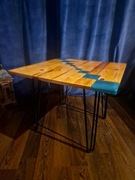 Industrialny stolik z żywicy, na zamówienie