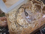 Naszyjnik na skórzanym rzemyku/zawieszka kot