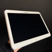 tablet samsung Galaxy Tab4 + kabel do ładowania