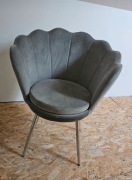 Fotel w kształcie muszli 