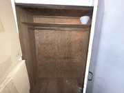 Drewniana szafa 3drzwiowa, w gratisie klosz do lampy też zabytek.