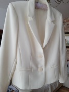 Biała marynarka damska