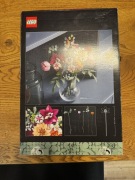 Lego Botanicals 10342, Piękny bukiet różowych kwiatów 